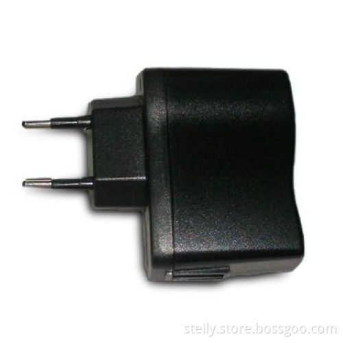 USB Travel Charger for iPhone, with 100 to 240V AC Input Voltage